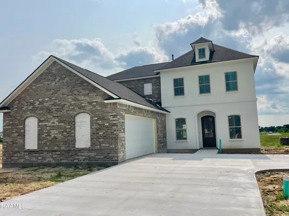 111 Candy Cane Ln, Youngsville, LA 70592