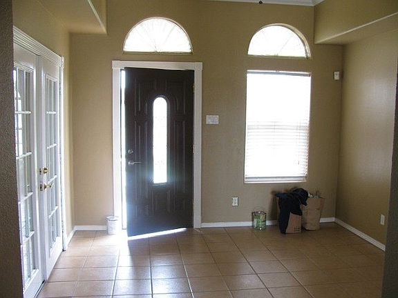 4th image of 2788 Parkview Ln