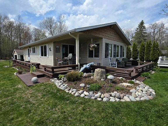 2nd image of 4959 W Cedar Lake Rd