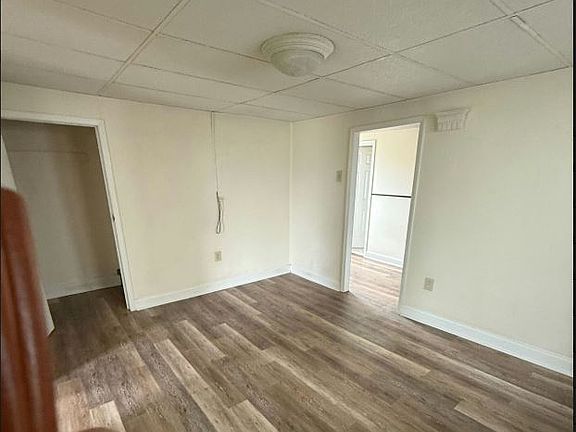 3rd image of 320 Lincoln St APT B