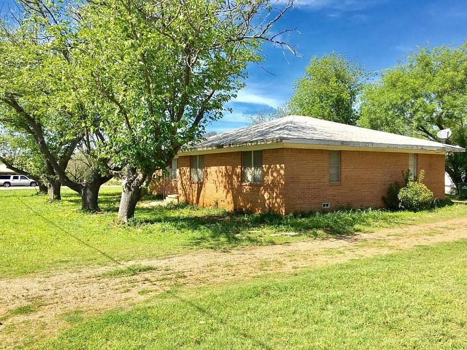 1st image of 303 S Erath