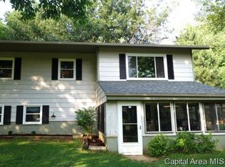 32 Lucerne Dr, Springfield, IL 62707