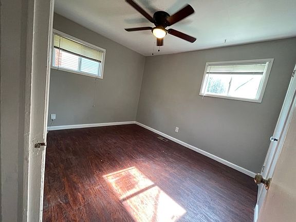 5th image of 28546 Marshall St