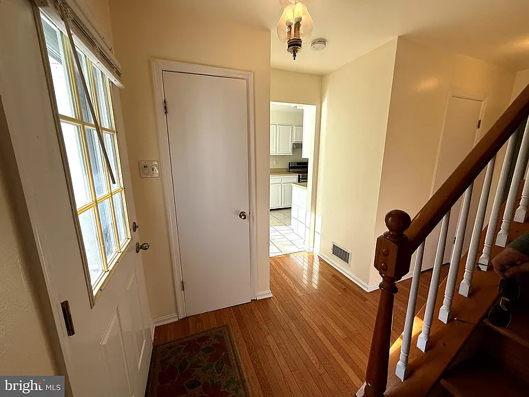 11 Wimbledon Ct — Photo 3