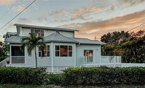 3rd image of 390 Palermo Cir