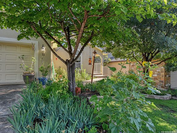 3rd image of 11 FONTHILL WAY