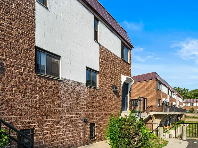 365 Orchard Street — Photo 12