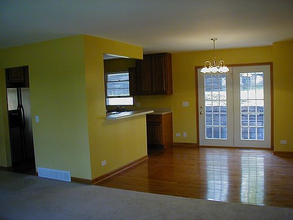 3rd image of 260 Thomas St