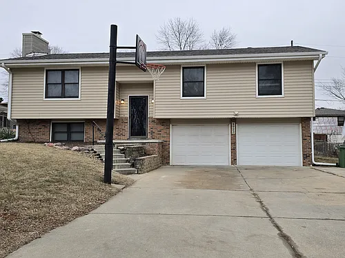 4923 Robin Dr Photo 1
