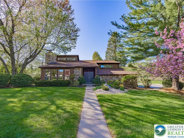 3705 Vale View Dr S, Allentown, PA 18103