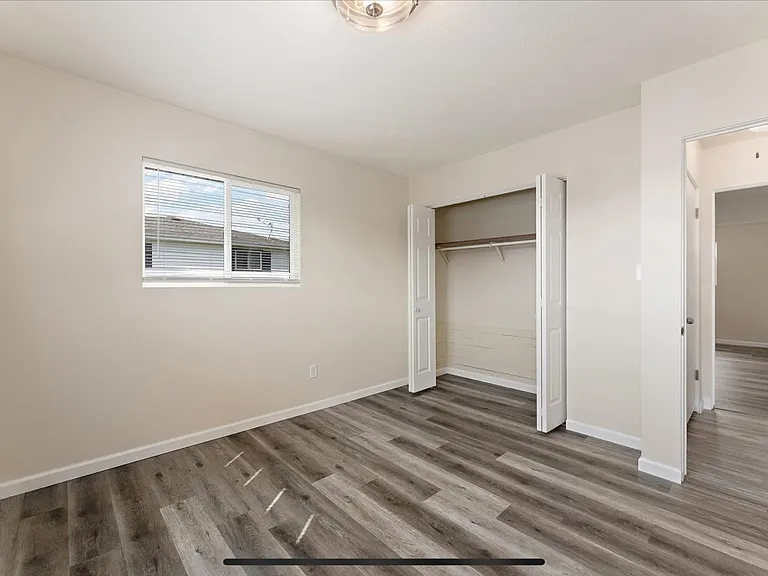 2458 Marshall Dr — Photo 6