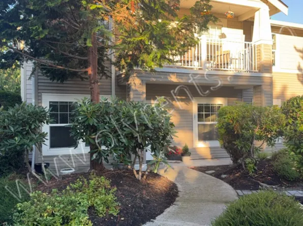 1901 Kennedy Pl, Dupont, WA 98327