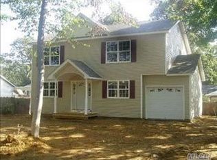 65 Orienta Ave, Lake Grove, NY 11755