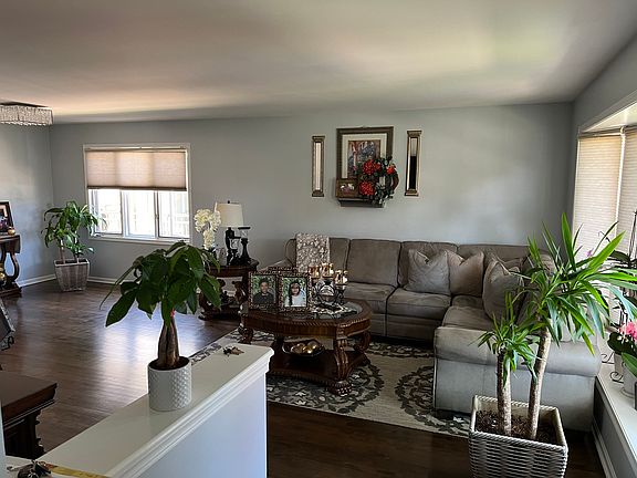 5th image of 2814 N 74th Ave