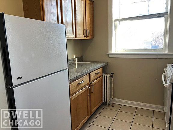 2nd image of 1513 Hinman Ave APT 3N