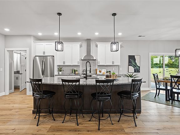 4th image of 3113 Seminole Way