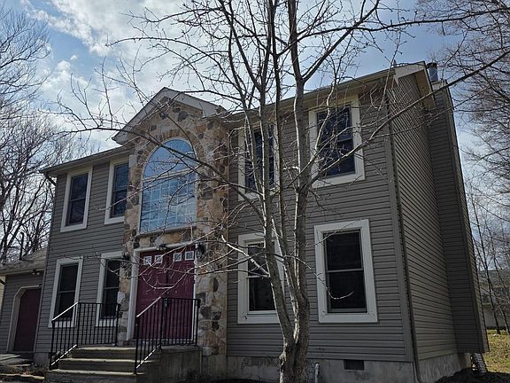 3rd image of 1528 Belgravia Dr