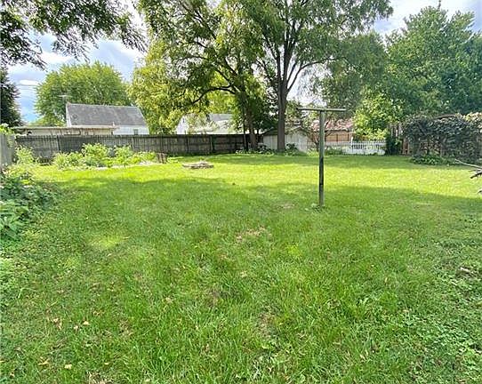 2nd image of 15 Medway Dr