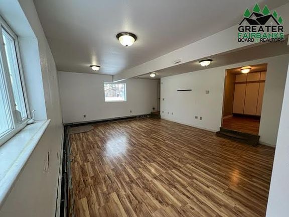 3rd image of 417 Baranof Ave