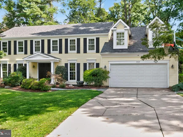 9325 Orchard Brook Dr, Rockville, MD 20854