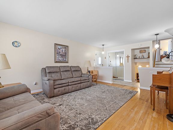 3rd image of 10201 S Kostner Ave