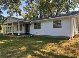 380 Golf Course Rd, Eldorado, IL 62930