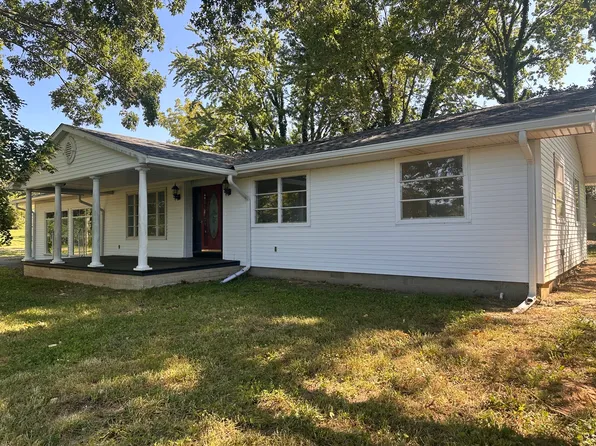 380 Golf Course Rd, Eldorado, IL 62930