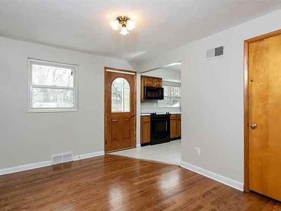 4th image of 9787 Twin Vista Dr