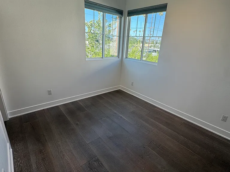 2921 Exposition Pl — Photo 17