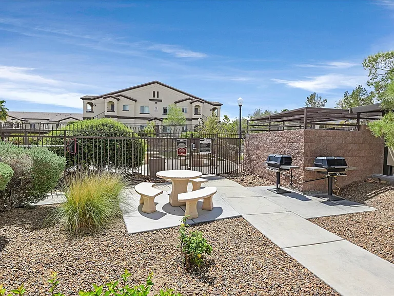 2291 W Horizon Ridge Pkwy #1206 — Photo 23