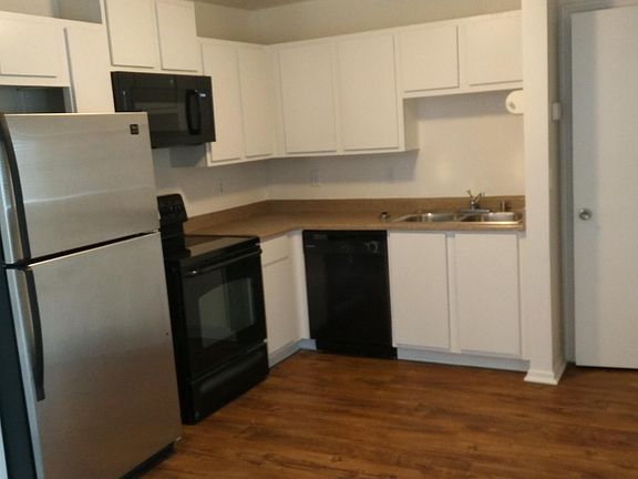 2nd image of 16040 N 27th St APT 206