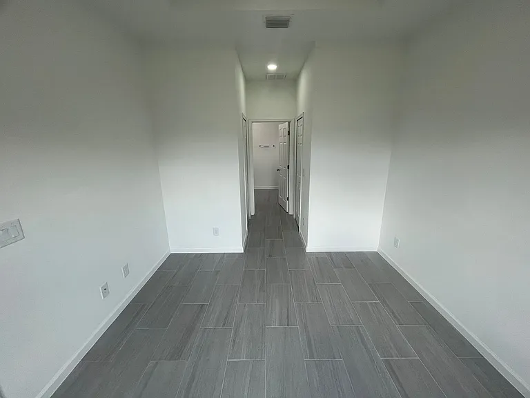 751 Crystal Ave S — Photo 16