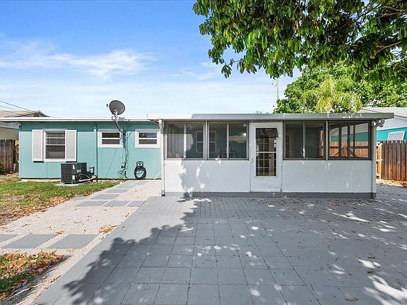 5th image of 503 N PENNOCK Lane