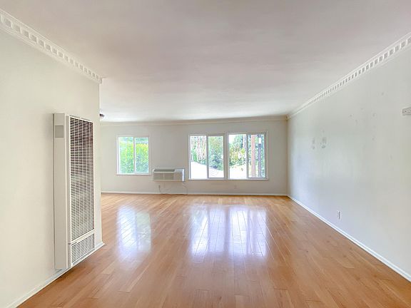3rd image of 5049 Laurel Canyon Blvd #5