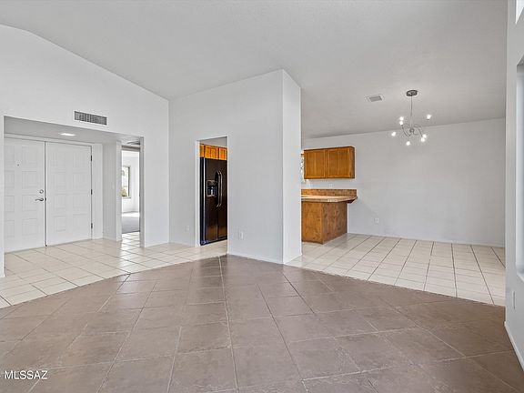 3rd image of 140 N Schrader Ln
