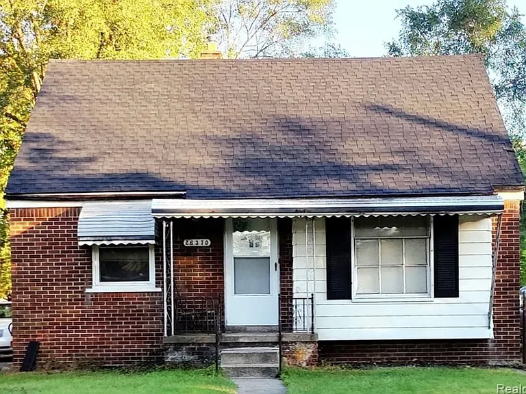 26370 Oakland St — Photo 1