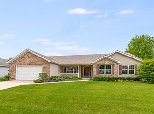 326 W Burlington Dr, Maple Park, IL 60151