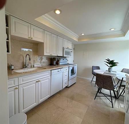 5th image of 250 Bradley Pl APT 402