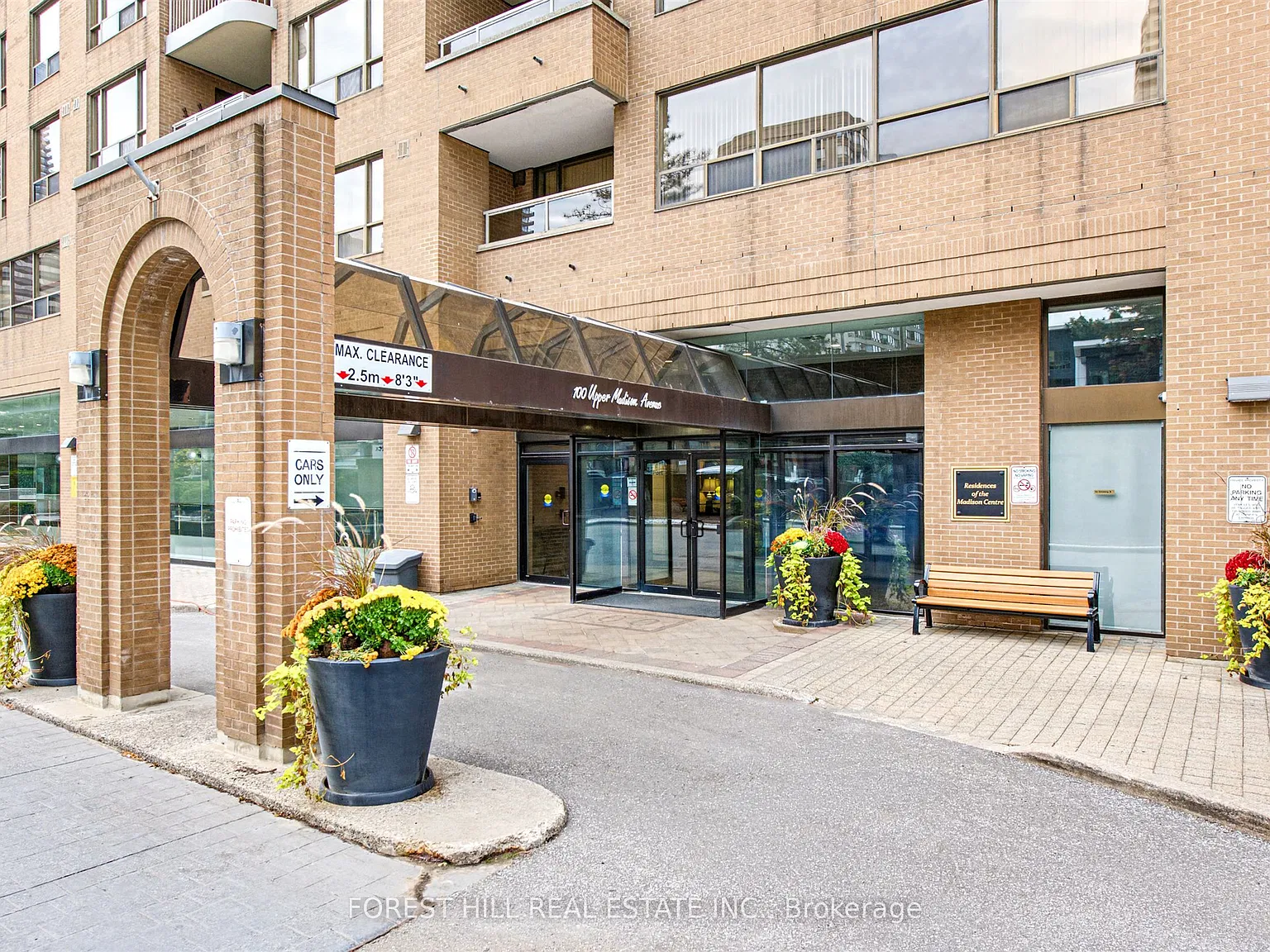 Residences of the Madison Centre — Photo 3