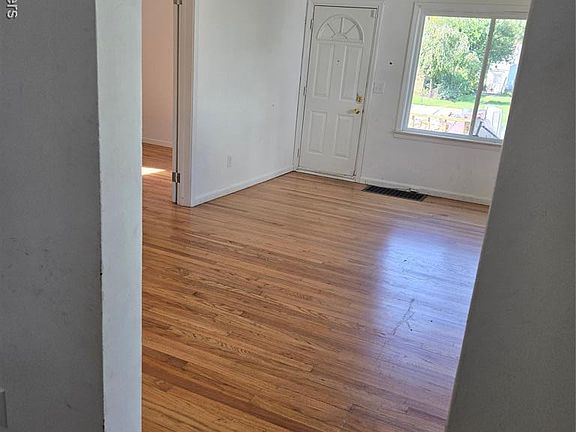 3rd image of 7561 Ziegler St