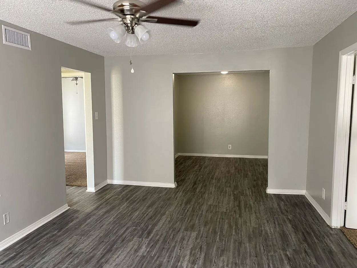 Edinburg Place Apartments - 0408 — Photo 1