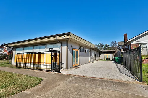 2215 Cleburne St Photo 1