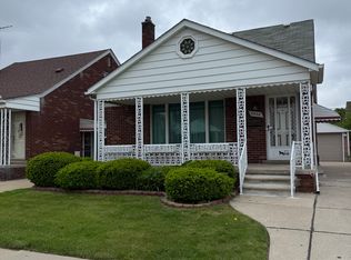 5458 Chase Rd, Dearborn, MI 48126