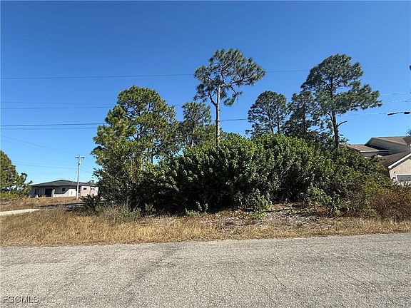 5th image of 715 Bedford Dr