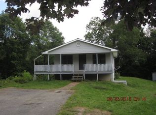 2744 Red Root Ridge Rd, Raven, VA 24639