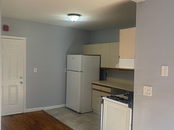 2nd image of 2266 Fairfield Ave #3C