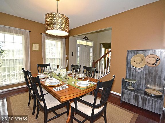 4th image of 7490 Edington Dr