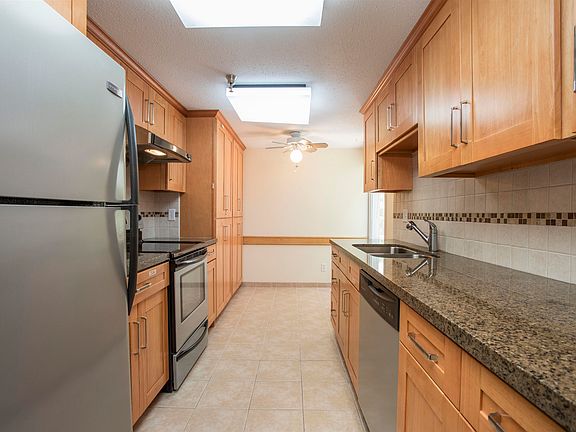 5th image of 5733 Cambie St #502