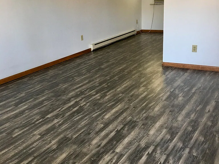 550 S Clayton Rd — Photo 7