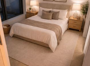 8 Charlotte St #1907, Toronto, ON M5V 0K4